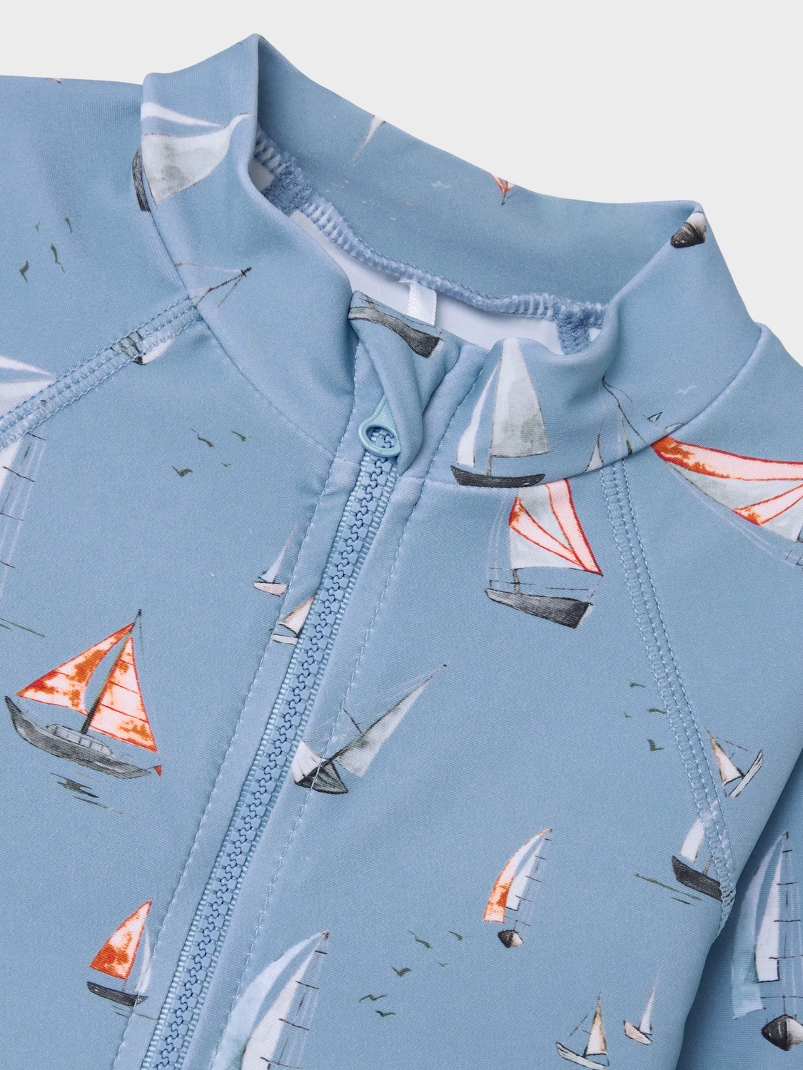 model_shot-front_full